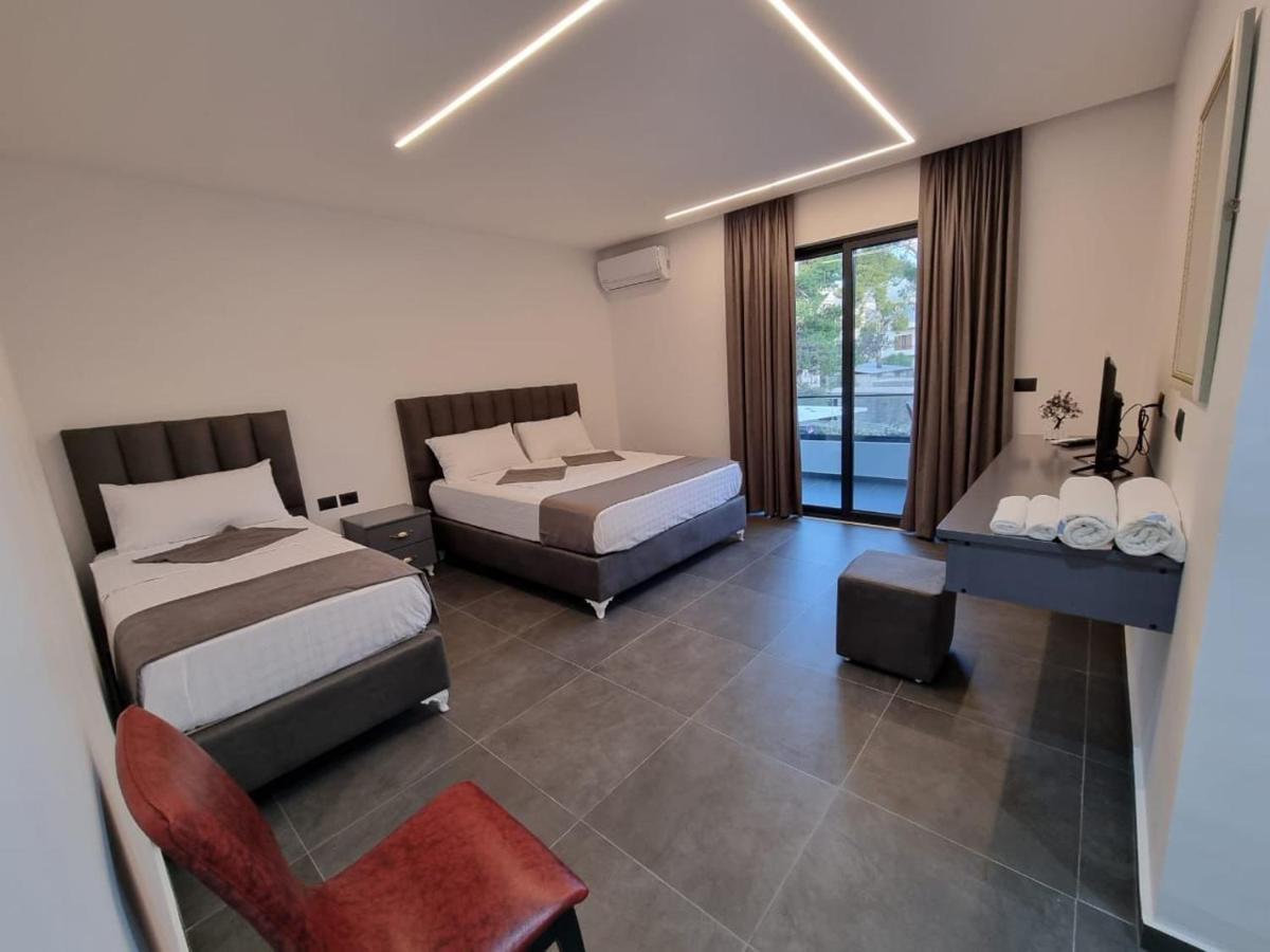 Отель Vila Celaj Влёра Экстерьер фото